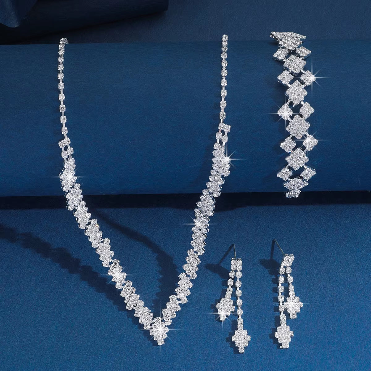4/3 Pieces of Wedding Season Women'S Claw Chain Series Earrings, Necklaces, Bracelets, Jewelry Sets, Banquet and Holiday Gifts92